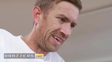 Na los, verdammt, schieb deinen riesigen Schwanz, von dem du sagst, dass du ihn hast, in mich rein