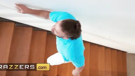 Tremendo coño el de la mamá Apra Shay, que manera de hacer sexo !!