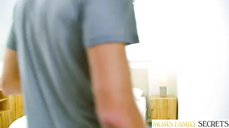 Mom, you have such a nice ass, if you only knew I'd fuck you without a second thought...!!