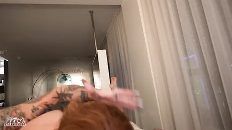 Meine Freundin und ich waren zusammen essen, wir haben Lust auf einen Mann