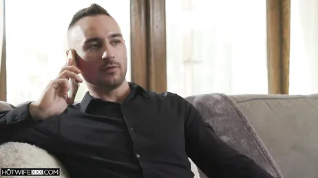 Quel énorme engin il a et il sait si bien s'en servir, quel putain de XXX