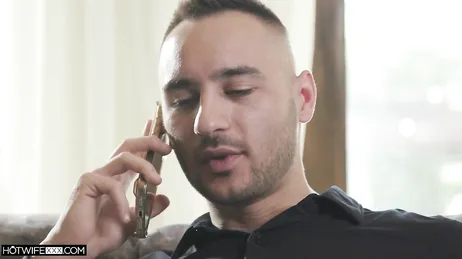 Quel énorme engin il a et il sait si bien s'en servir, quel putain de XXX