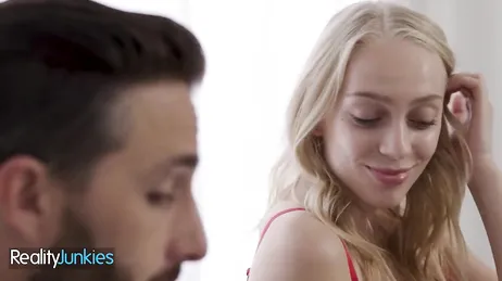 Retrouvailles avec sa demi-sœur après plusieurs mois de séparation.