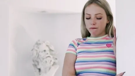 Chaque fois que je me retrouve seul avec la sœur de ma copine, on finit par coucher ensemble.