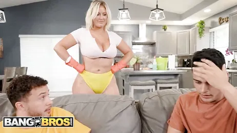 Min son och hans vän leker med mina två hål och jag älskar det