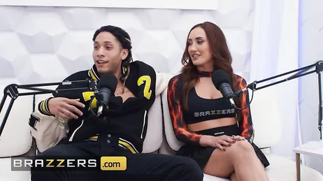 Mirar lo que pasa en directo durante la grabación de un podcast para Brazzers