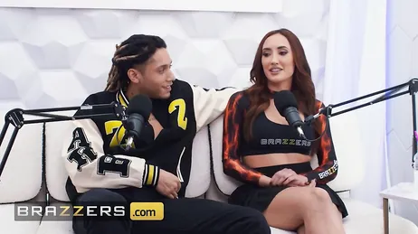 Mirar lo que pasa en directo durante la grabación de un podcast para Brazzers