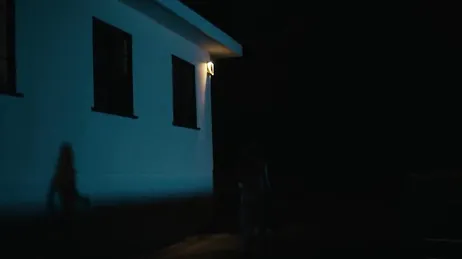 Esta mamá se cuela en los vestuarios del gym para pasárselo muy bien