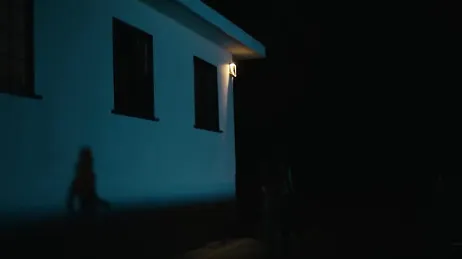 Das sieht aus wie eine Porno-Version der legendären Serie The Walking Dead... wow!!