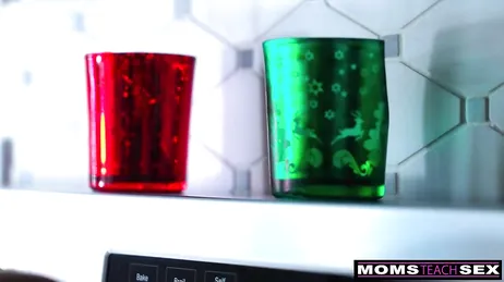 Mamá no olvida el regalo que le hizo Papá Noel estas pasadas navidades ...