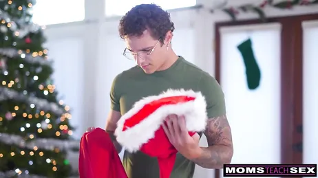 Mamá no olvida el regalo que le hizo Papá Noel estas pasadas navidades ...