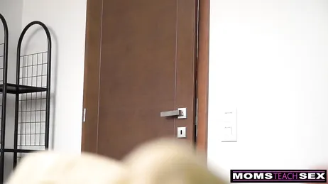 Ich lasse mich von meiner Mutter befriedigen und oral befriedigen, wenn sie will...