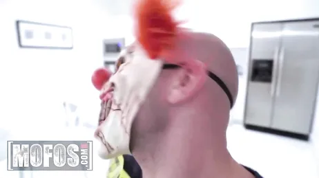 Soltarme joder .. !! quiero comeros y follaros el coño a las dos