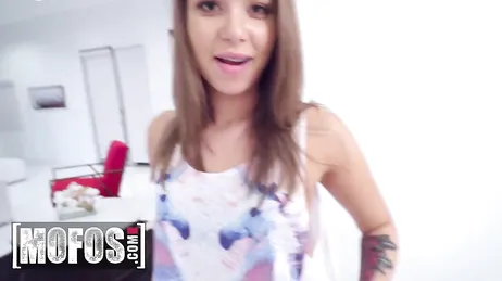 Soltarme joder .. !! quiero comeros y follaros el coño a las dos