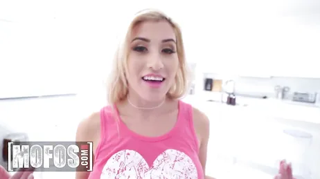 Soltarme joder .. !! quiero comeros y follaros el coño a las dos