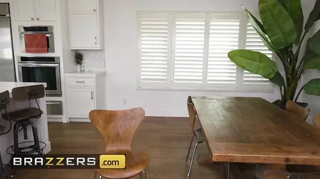 Bis mein Mann nach Hause kommt, werde ich den Nachbarn schon mehrmals gevögelt haben.