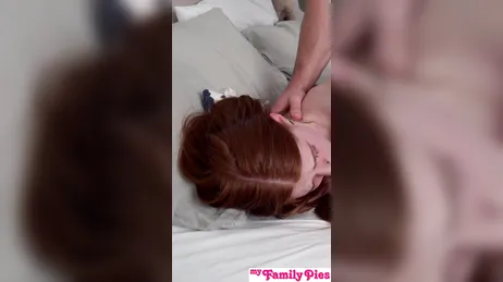 Una telecamera nascosta ha ripreso mio marito mentre faceva sesso con la donna delle pulizie.