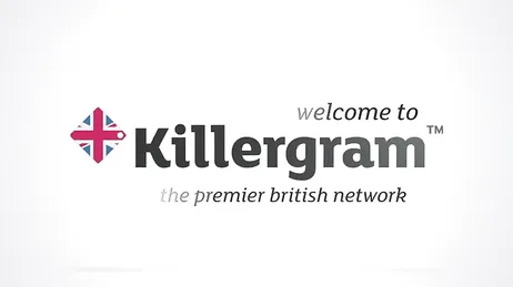 Maman a un cul tellement sexy quand elle se met à quatre pattes.