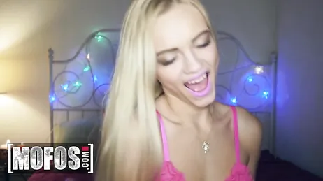 She lost her virginity on Valentine's Day with her boyfriend, long live Valentine's Day!!