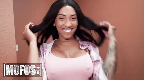 Je l'ai rencontrée lors d'une réunion de travail et nous avons fini par coucher ensemble le même jour.