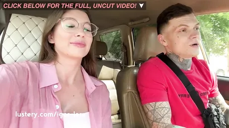 Essa dona de casa russa sente muita atração por homens tatuados.