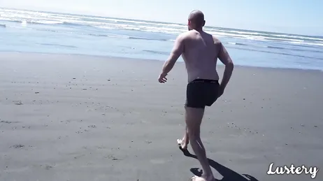 E de repente a esposa do meu amigo resolve mostrar os seios!!