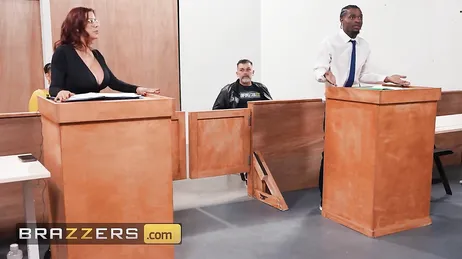 Mitt under en rättegång har de två advokaterna grovt sex framför domaren.