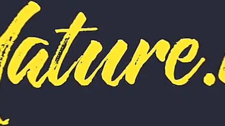 La mejor amiga de mi nieta viene a casa y me come el coño