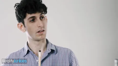 Está tan cachonda que mamá se mete en la boca y chupa lo que le digas