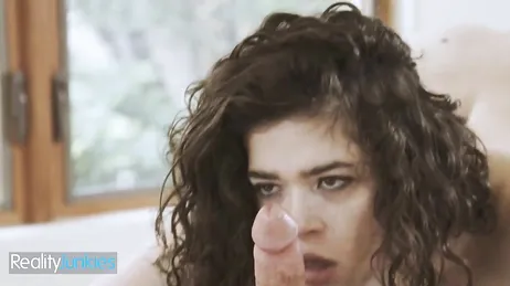 Por qué se la acabo chupando siempre al masajista? no lo entiendo