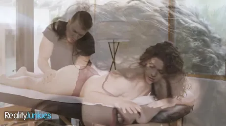 Por qué se la acabo chupando siempre al masajista? no lo entiendo