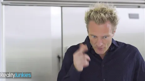 Riuscirai a scoparmi...? O sei gay quanto tuo padre...?