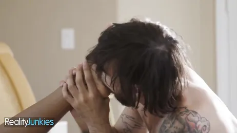 Este blanco si que le sabe comer el coño y el culo a una mujer negra