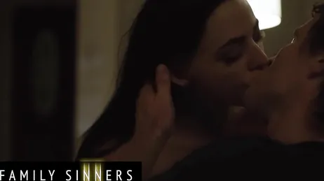 El tonteo con mi hermanastro acaba con una follada xXx que tenéis que ver