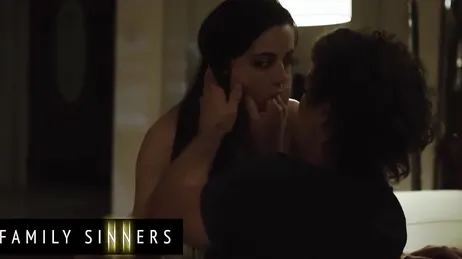 El tonteo con mi hermanastro acaba con una follada xXx que tenéis que ver