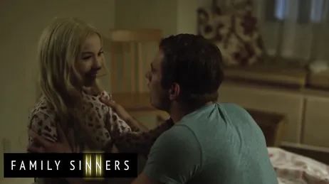 Mi hijastra sabe como poner el culo en pompa para que le entre entera !!