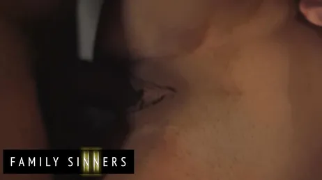 Espero que mis padres no aparezcan ahora por casa porque me joden el polvo