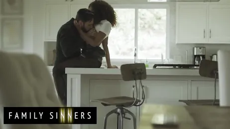 Scarlit Scandal es otra de esas que la chupan que da gusto joder