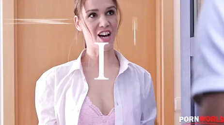 Mon visage s'illumine de pur bonheur quand ils enfoncent une bite aussi grosse en moi !!