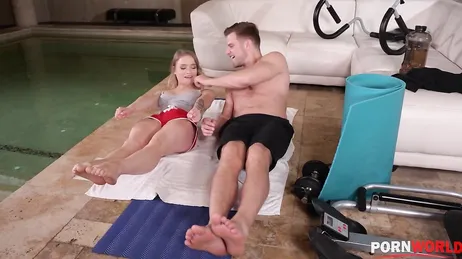 Dove vuoi andare con quella mano, miserabile? Non vorrai mica toccare il culo di mia madre, vero?