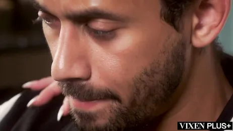 Licking the fat pussy of the horny married neighbor nonstop...!!