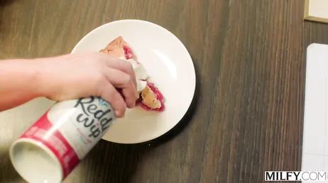 Waouh, maman a deux grosses bites noires, quel coup interracial !