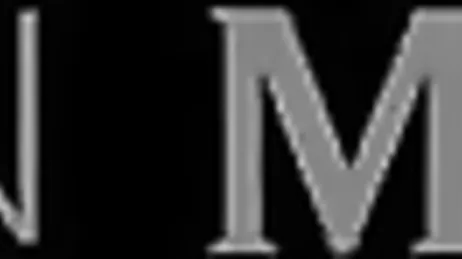 Lexi Luna se mete vestida en la ducha para comerse esa enorme polla