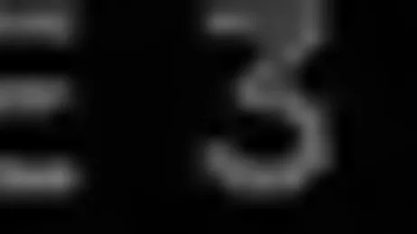 Lexi Luna se mete vestida en la ducha para comerse esa enorme polla