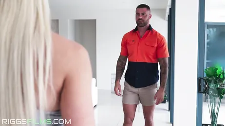 Mama kommt total geil vom Fitnessstudio nach Hause und will unbedingt hart gefickt werden.