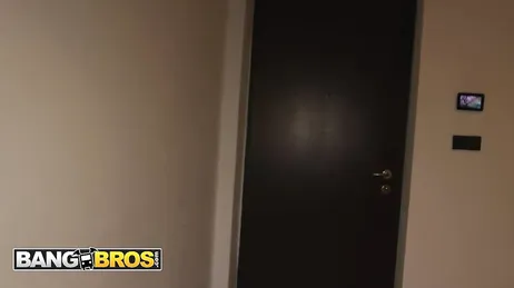 Doble penetración XXX interracial para la francesa Leila Botwin