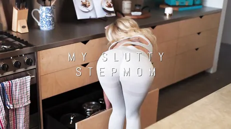 Hijo, vamos a aprovechar que tú padre y tú novia no están en casa ...