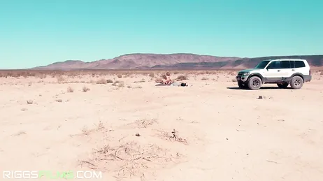 Certo che puoi fare due cose contemporaneamente: scopare, fare sesso e prendere il sole!