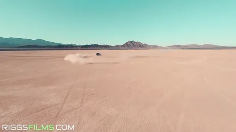 Certo che puoi fare due cose contemporaneamente: scopare, fare sesso e prendere il sole!