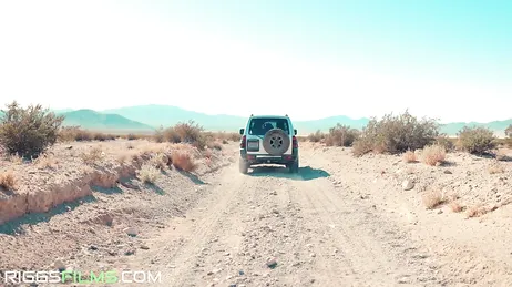 Certo che puoi fare due cose contemporaneamente: scopare, fare sesso e prendere il sole!